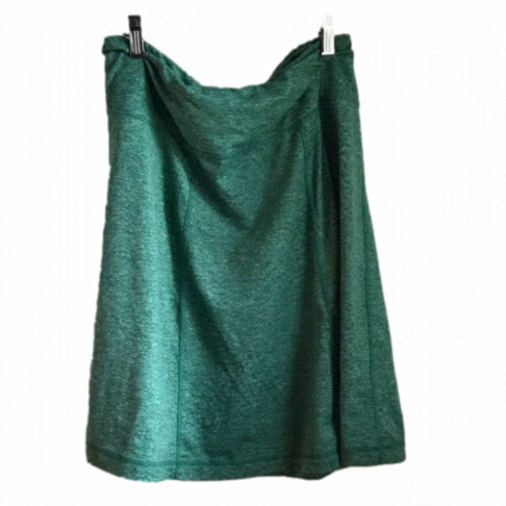 women’s green Patagonia skirt. Size small.